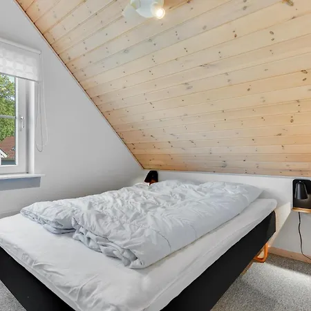 Hébergement de vacances Amazing Home In Grasten With Sauna
