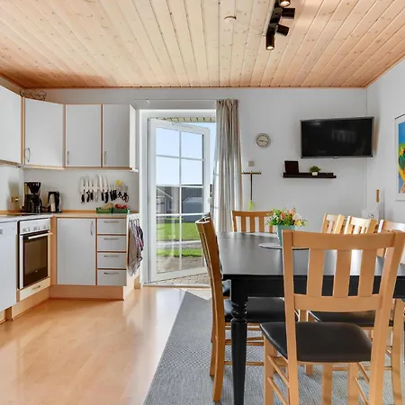 Amazing Home In Grasten With Sauna 加斯庭